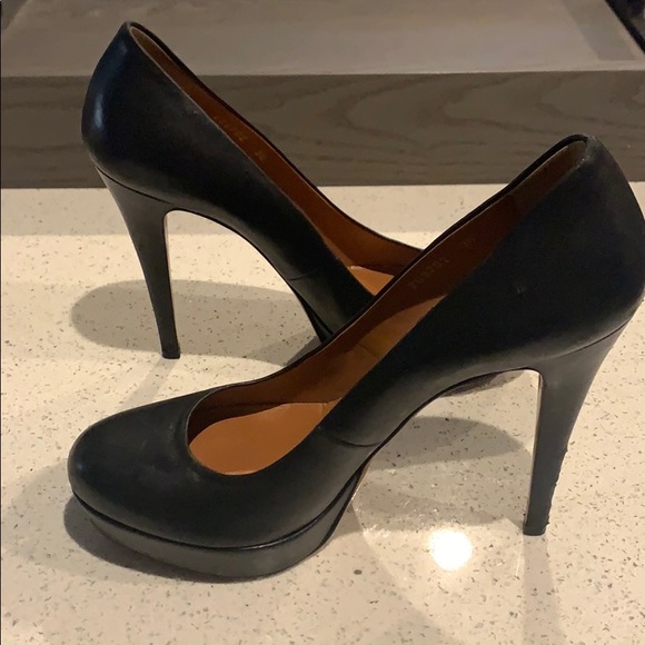 Black Leather Gucci Pumps - Picture 2 of 6
